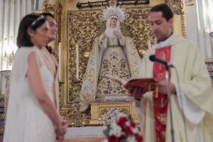 Boda entre Sevilla y Roma Fotografía de boda en Iglesia de San Buenaventura de Sevilla