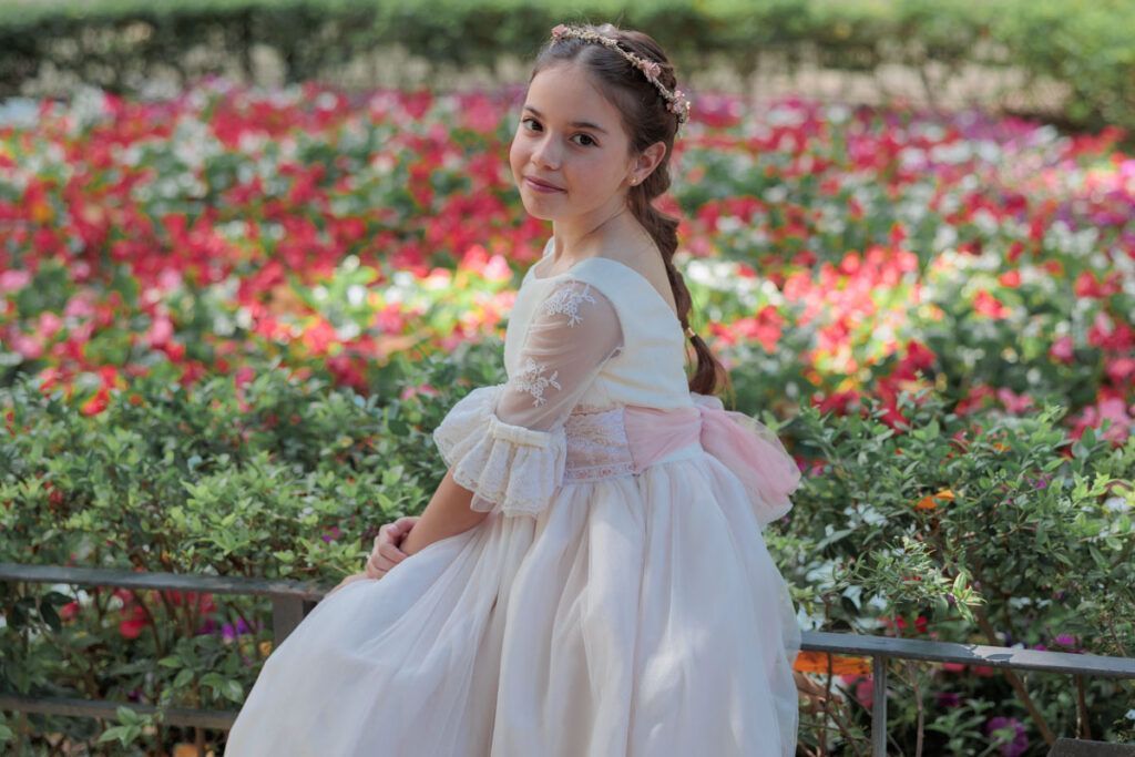 Fotógrafo de comunión en Parque María Luisa de Sevilla en primavera.