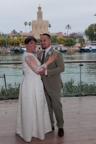 boda junto a la Torre del Oro de Sevilla