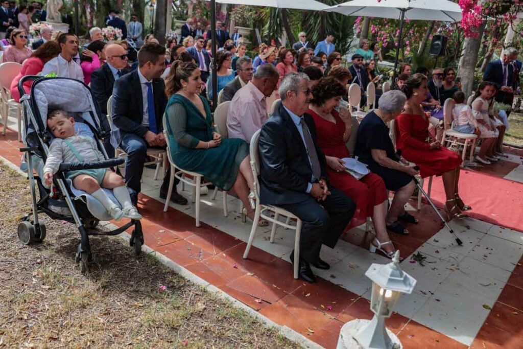 Niños en ceremonia de bodas.