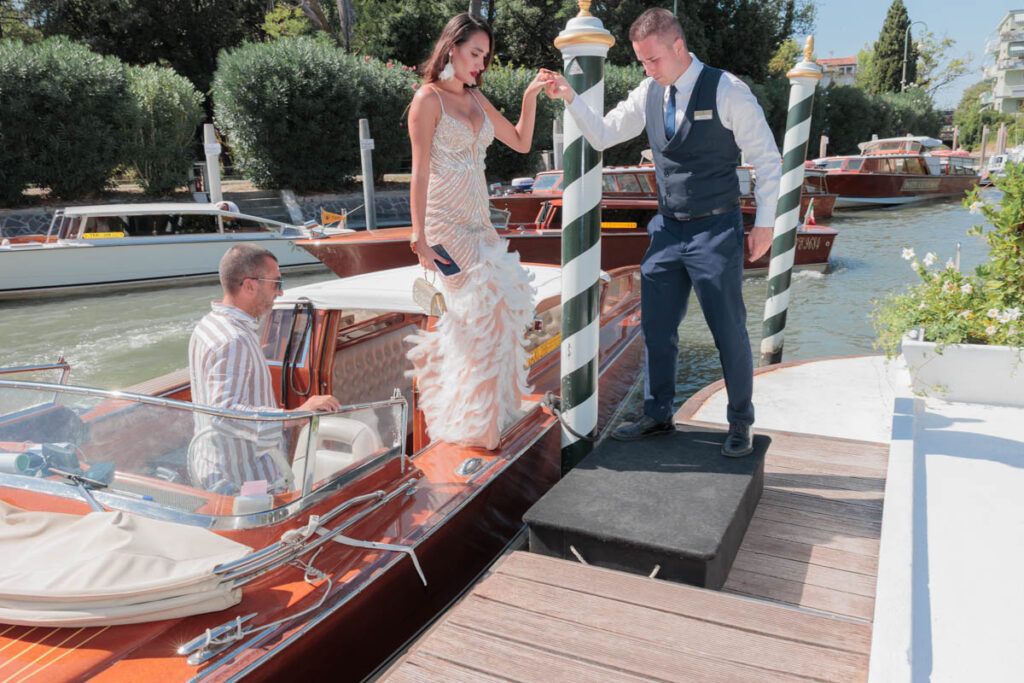 Sesión de fotos en la Mostra de Venecia entrada Hotel Excelsior Venice Lido Resort foto por Iván Pérez fotógrafo