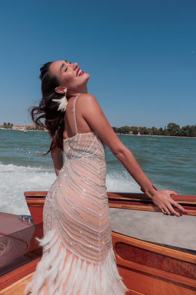 Sesión de fotos en Venecia por Iván Pérez fotógrafo en barca taxi